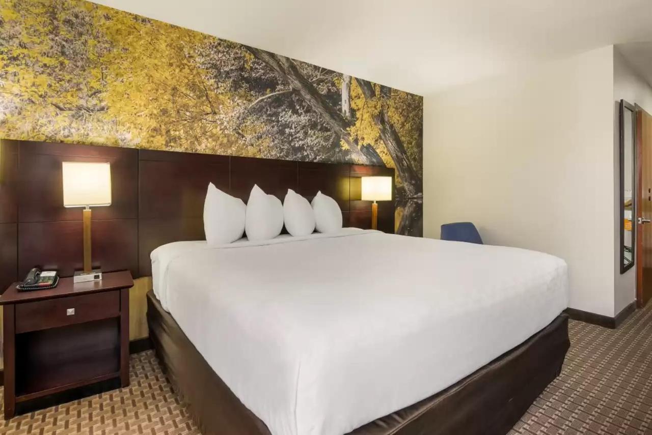 Clarion Pointe Hotel Abingdon Eksteriør billede